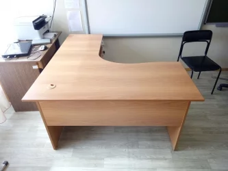 Стол эргономичный правый 42.47