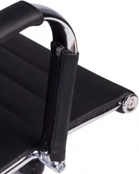 Офисное кресло для руководителей DOBRIN CLAYTON Черный