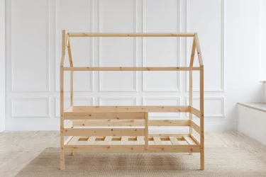 Детская кровать в натуральном цвете