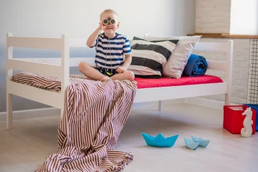 Детская кровать из дерева RooRoom VK-1 Белая