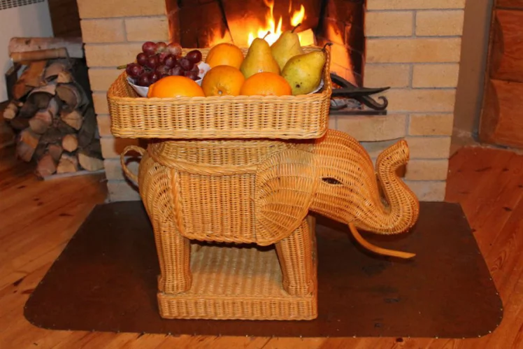 Столик слоник 21/05 коньяк_1