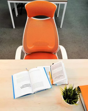 Кресло для руководителя CHAIRMAN 840 white Акрил оранжевый_5