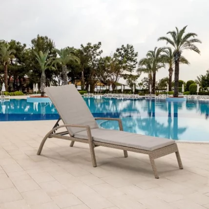 Шезлонг-лежак плетеный A30B2-W56 Light Brown с матрасом_1