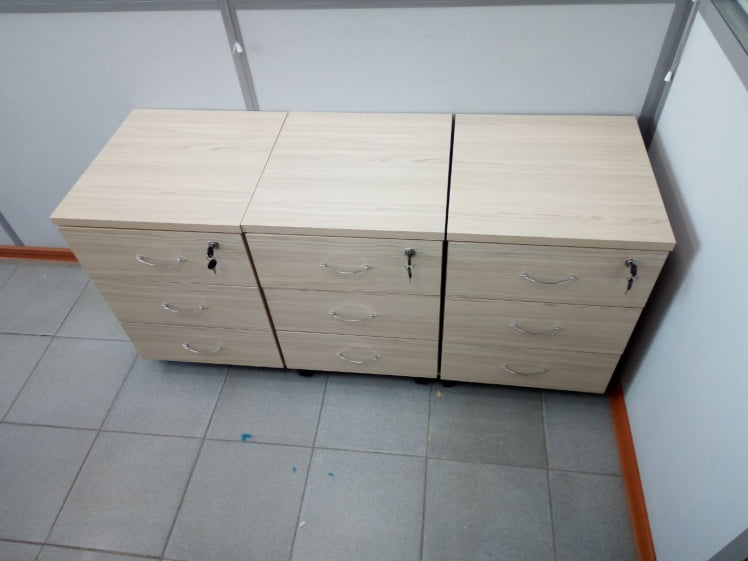 Тумба подкатная с 3-мя ящиками Twin 14.10.10 Туя_1